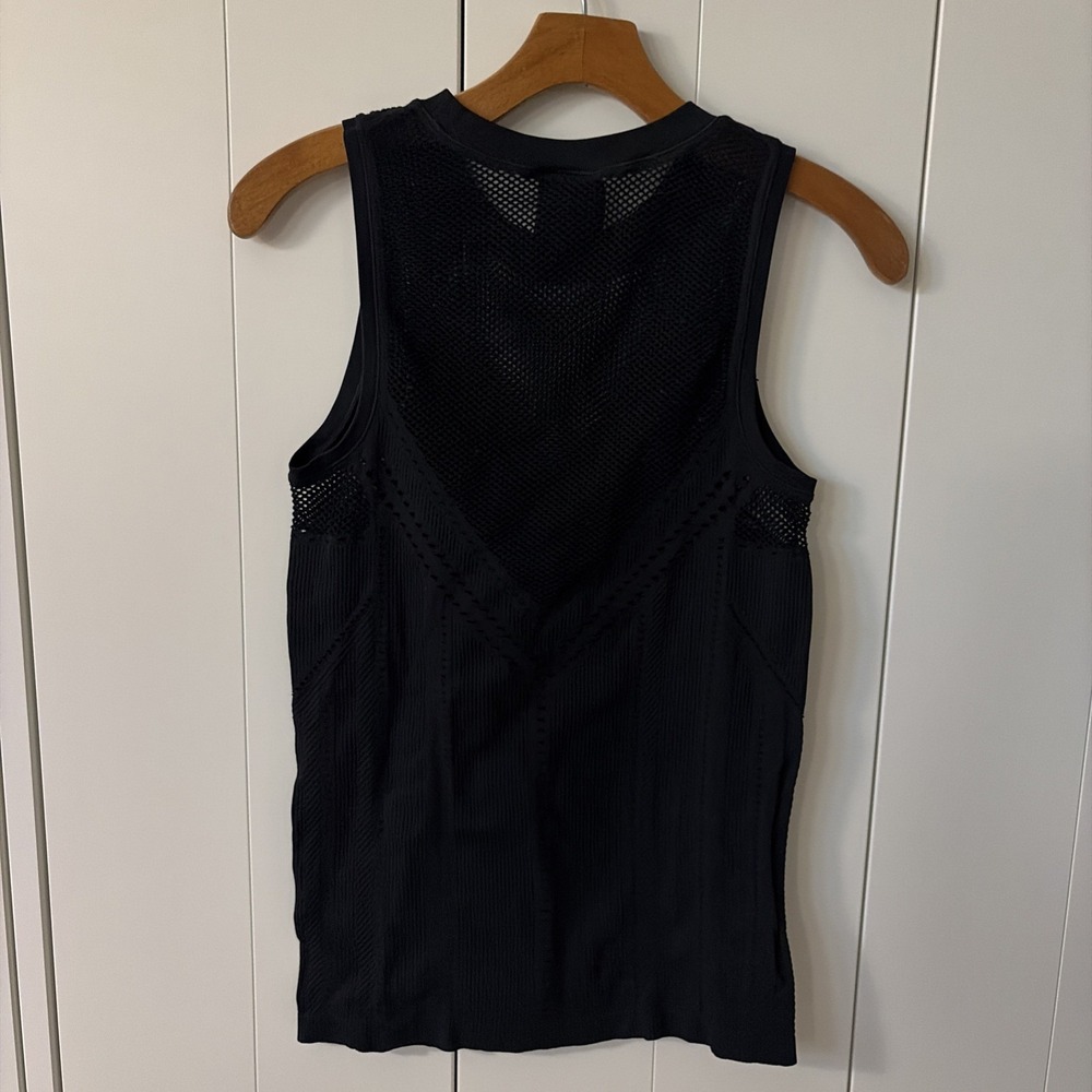 Athleta Black Oxygen Tank Top S Laser Cut Stretch Breathable Seamless Workout - Picture 3 of 3